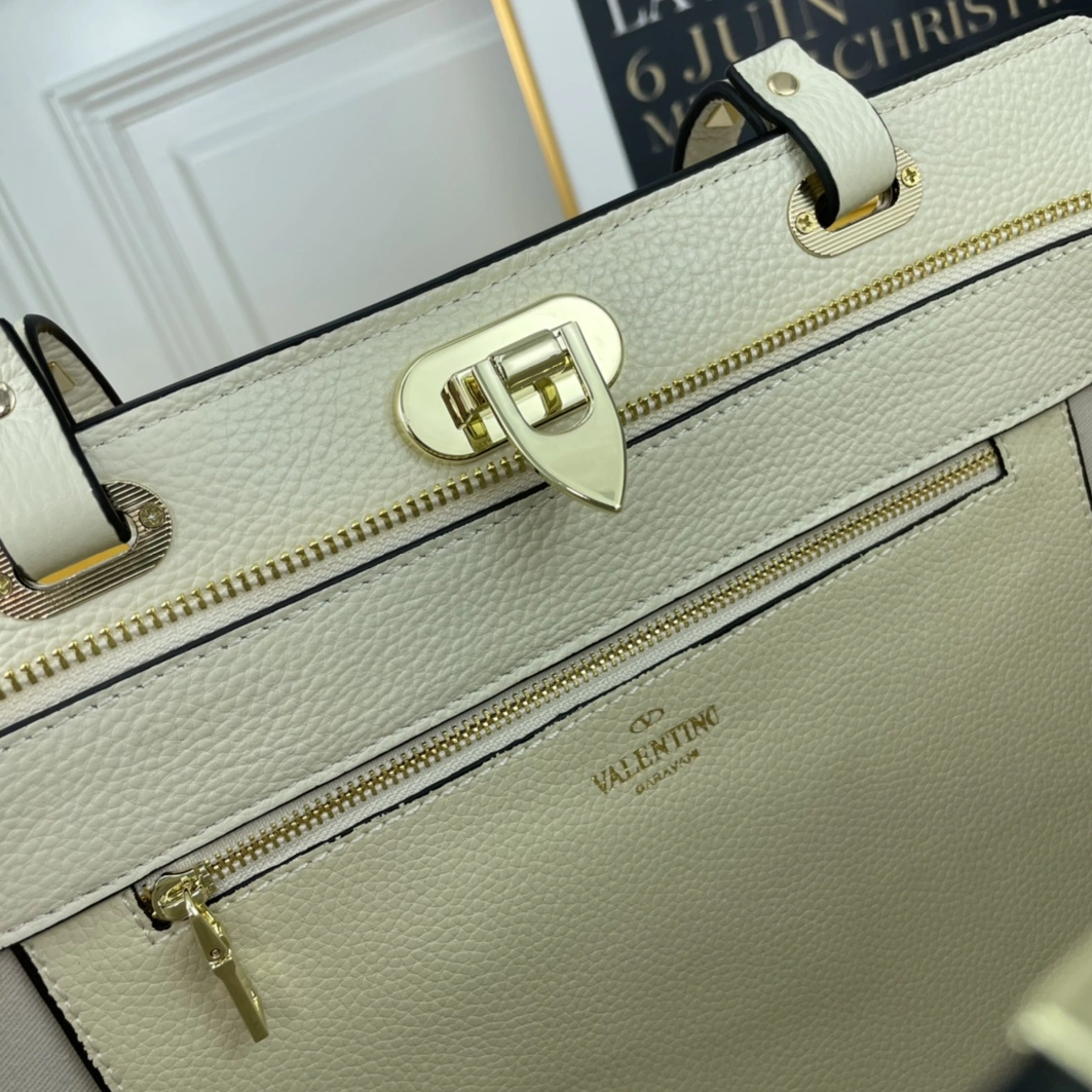Soft 5292 Valentino AAA Quality Shoulder Bags For Women