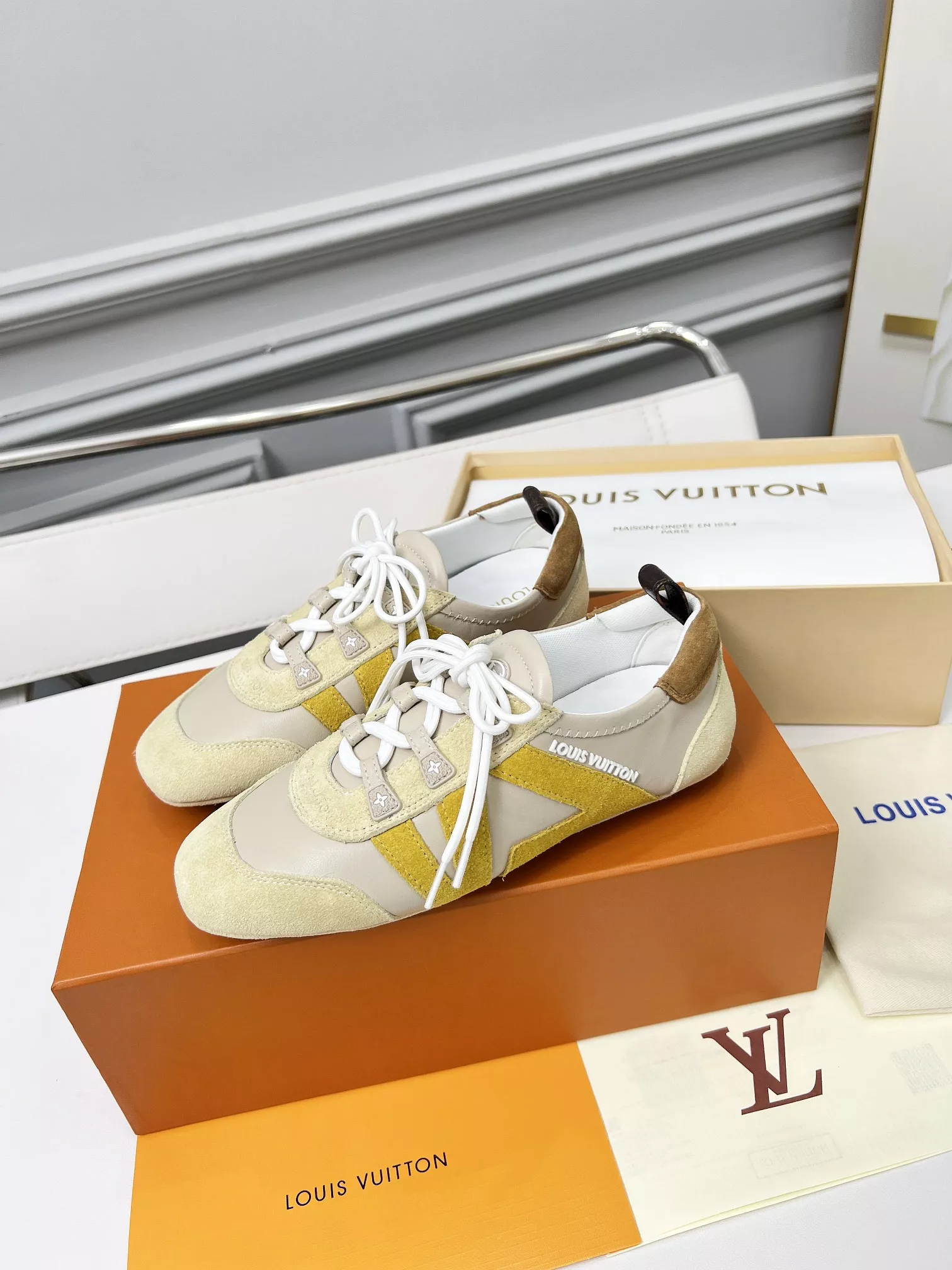 Soft 5570 Louis Vuitton Casual Shoes For Women