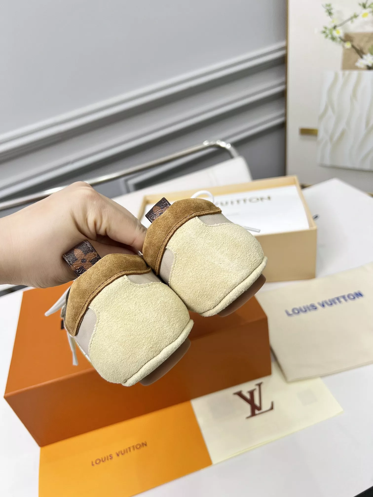 Soft 5570 Louis Vuitton Casual Shoes For Women