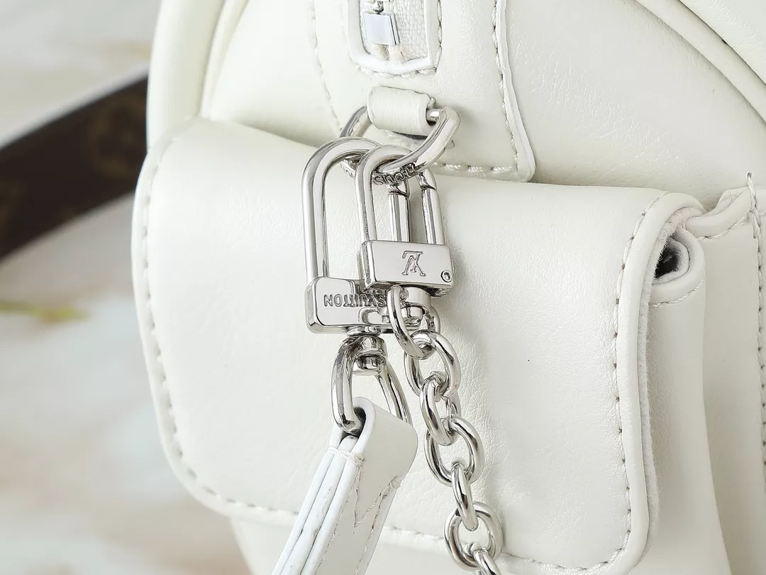 Soft 5638 Louis Vuitton AAA Quality Shoulder Bags For Women