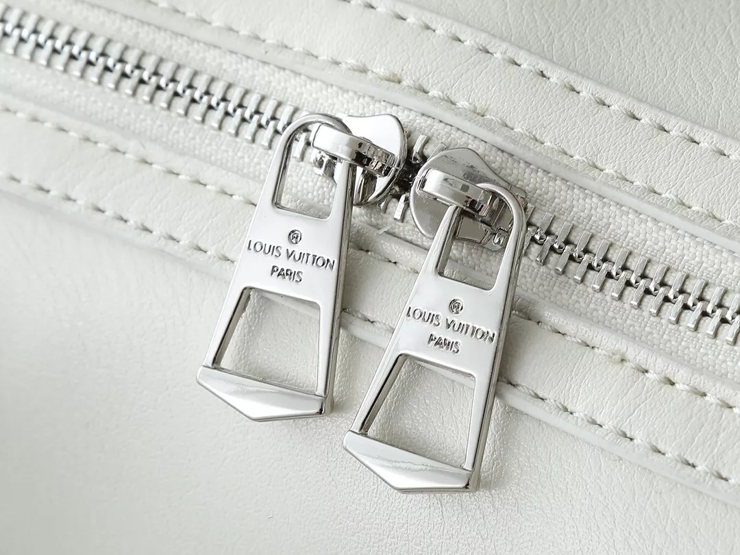 Soft 5638 Louis Vuitton AAA Quality Shoulder Bags For Women
