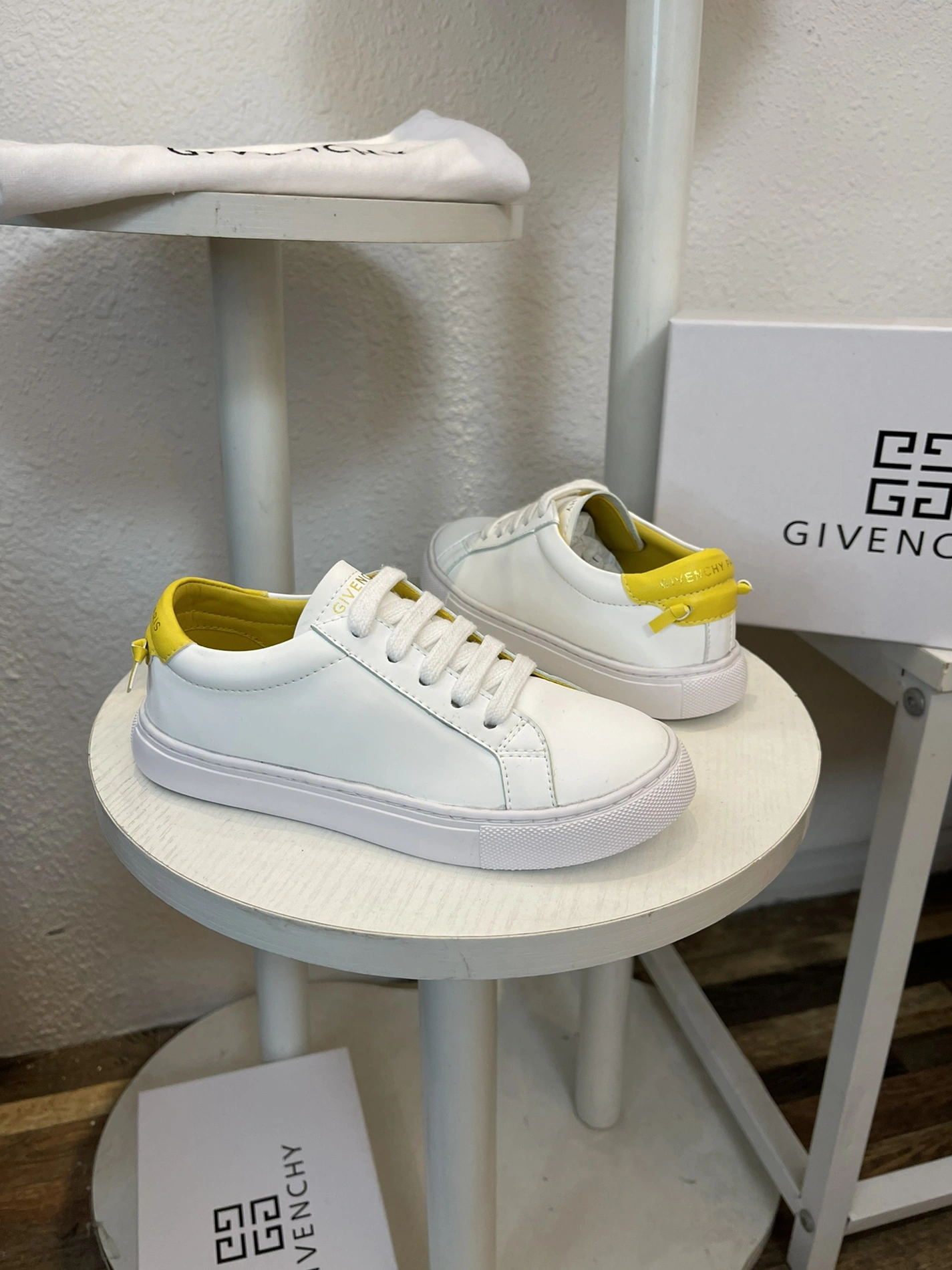 Soft 5861 Givenchy Kids Shoes For Kids