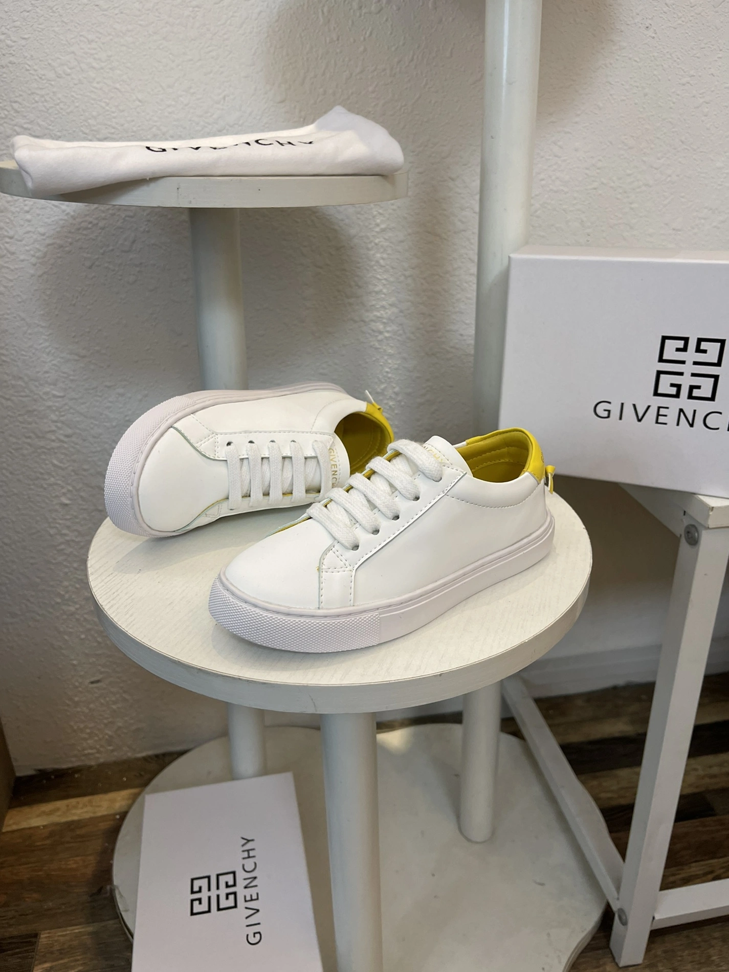 Soft 5861 Givenchy Kids Shoes For Kids