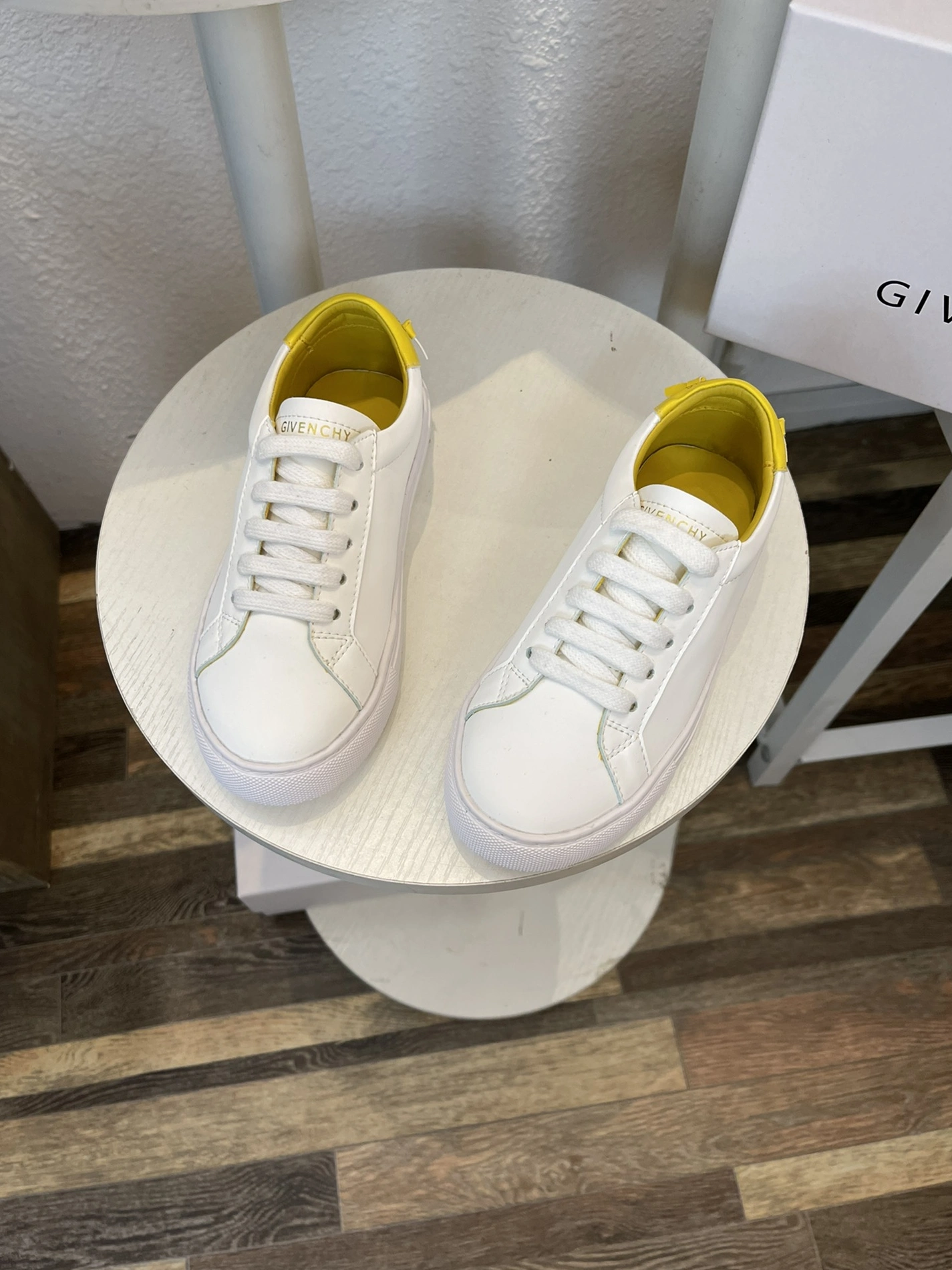 Soft 5861 Givenchy Kids Shoes For Kids
