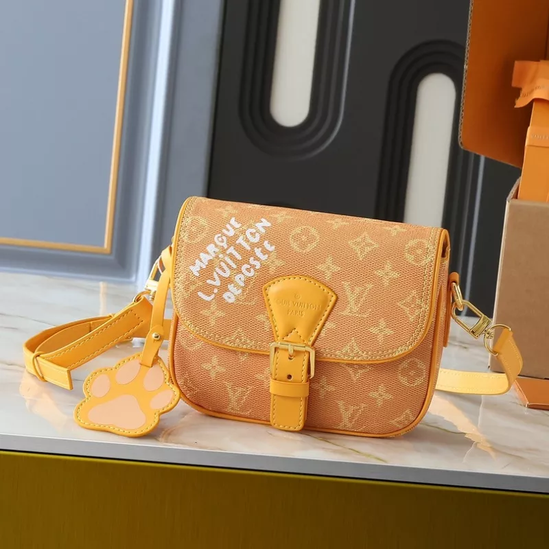 Soft 5912 Louis Vuitton Messenger Bags
