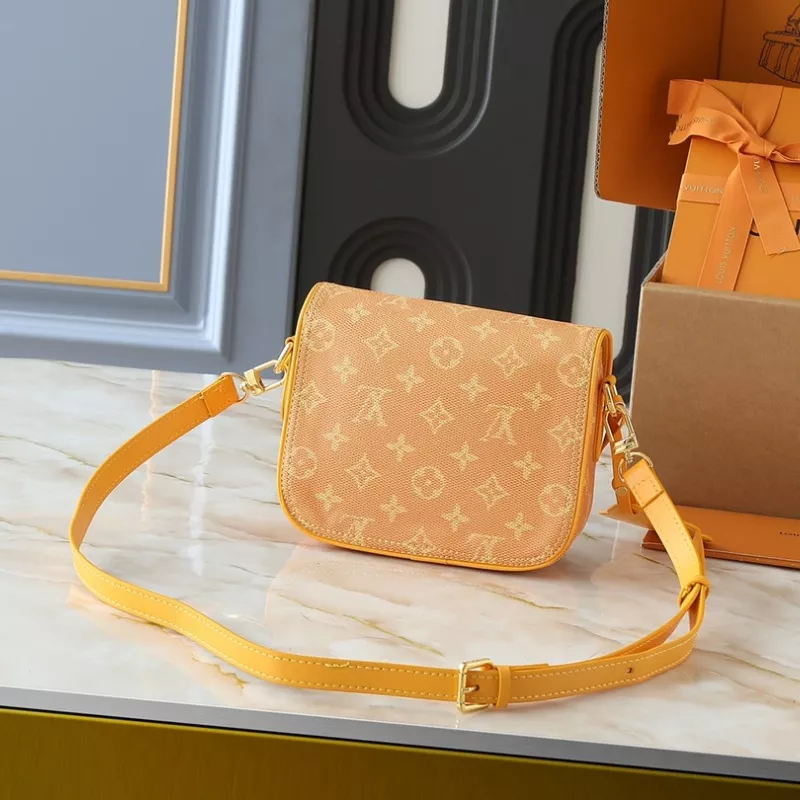 Soft 5912 Louis Vuitton Messenger Bags