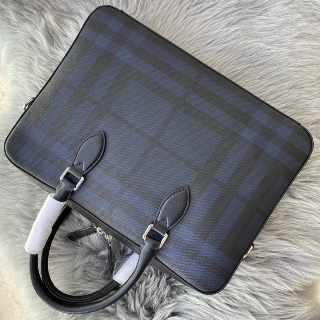 Soft 5918 Burberry AAA Man Handbags