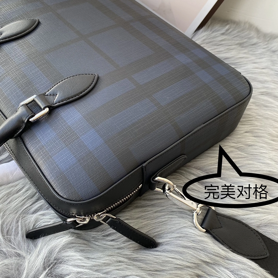 Soft 5918 Burberry AAA Man Handbags