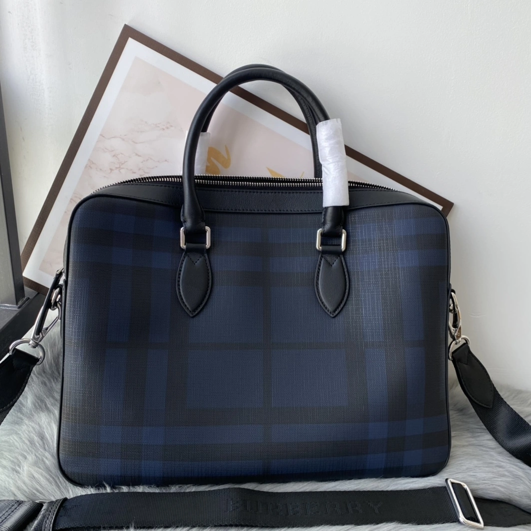 Soft 5918 Burberry AAA Man Handbags