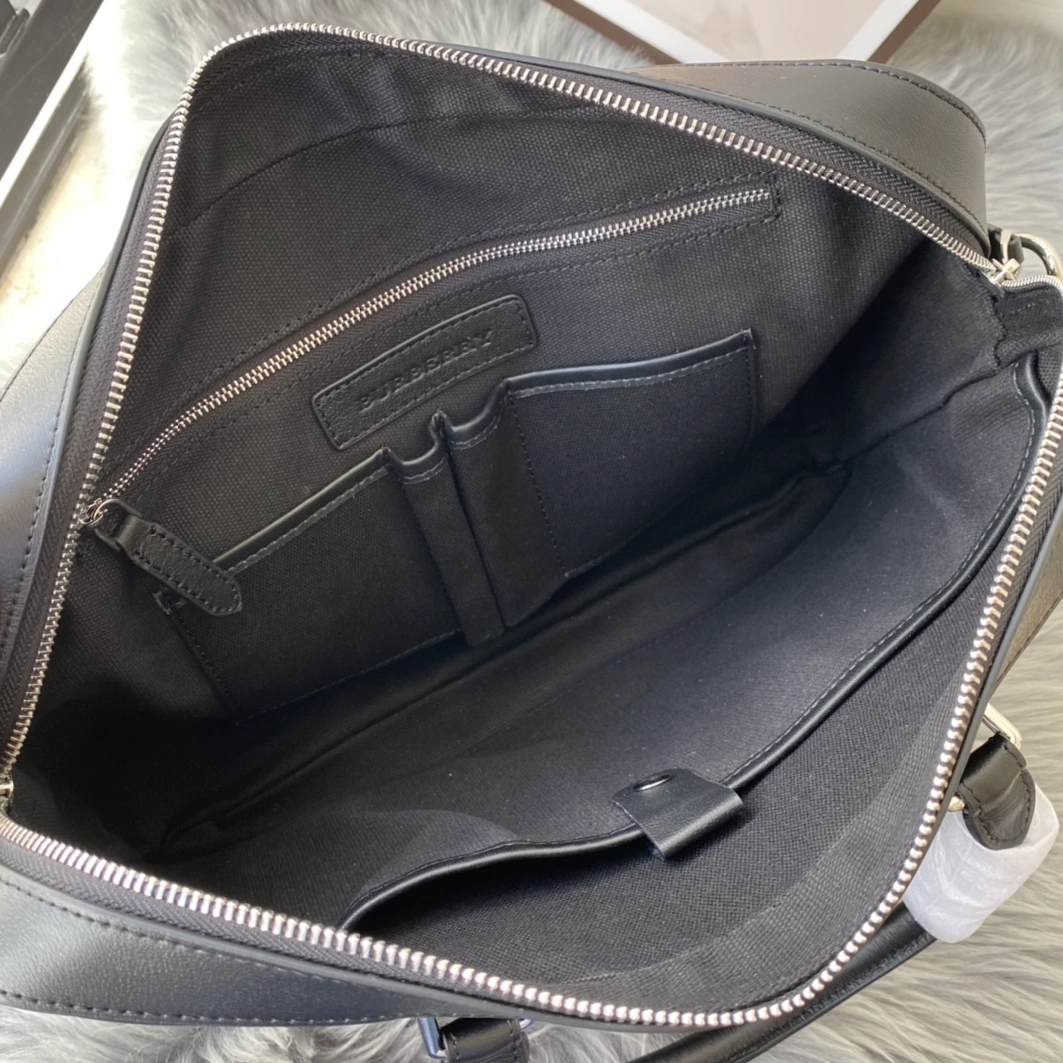 Soft 5918 Burberry AAA Man Handbags