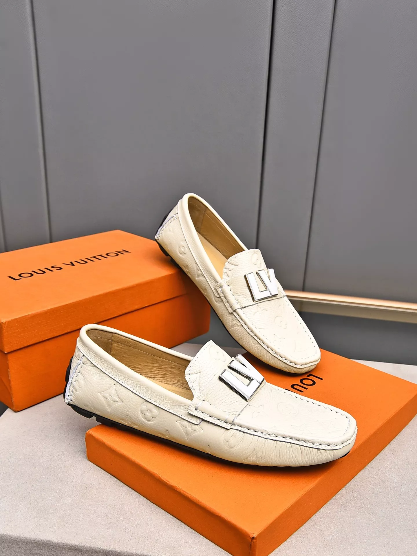 Soft 6699 Louis Vuitton LV Oxfords Shoes For Men