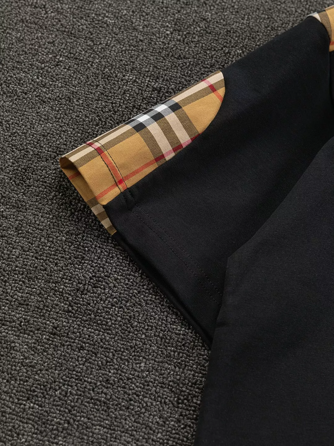 Soft 6721 Burberry T-Shirts Short Sleeved For Unisex