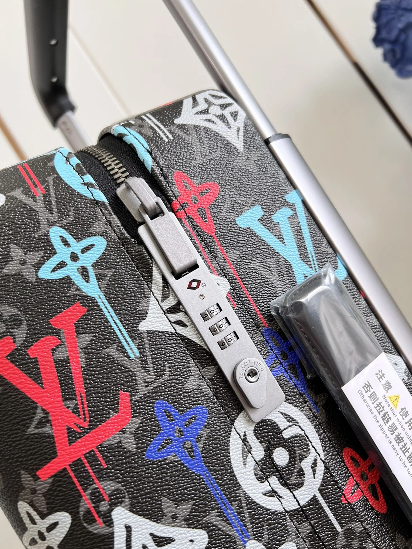 Soft 6743 Louis Vuitton Luggage