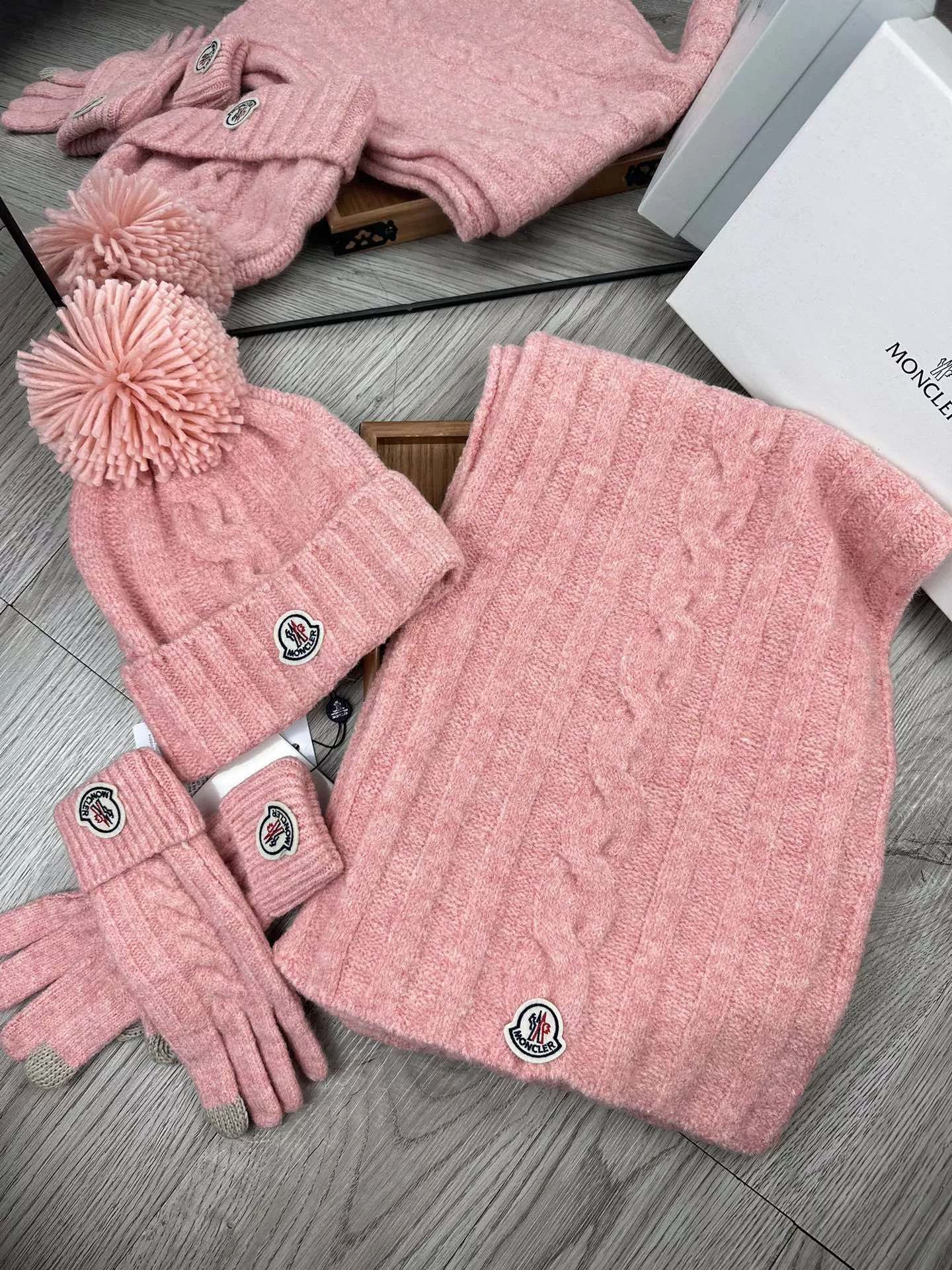 Soft 6762 Moncler Hat and Scarf and Glove Set
