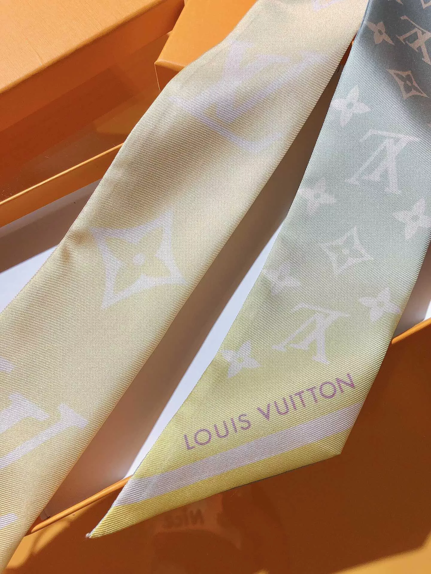Soft 683 Louis Vuitton Silk Scarf