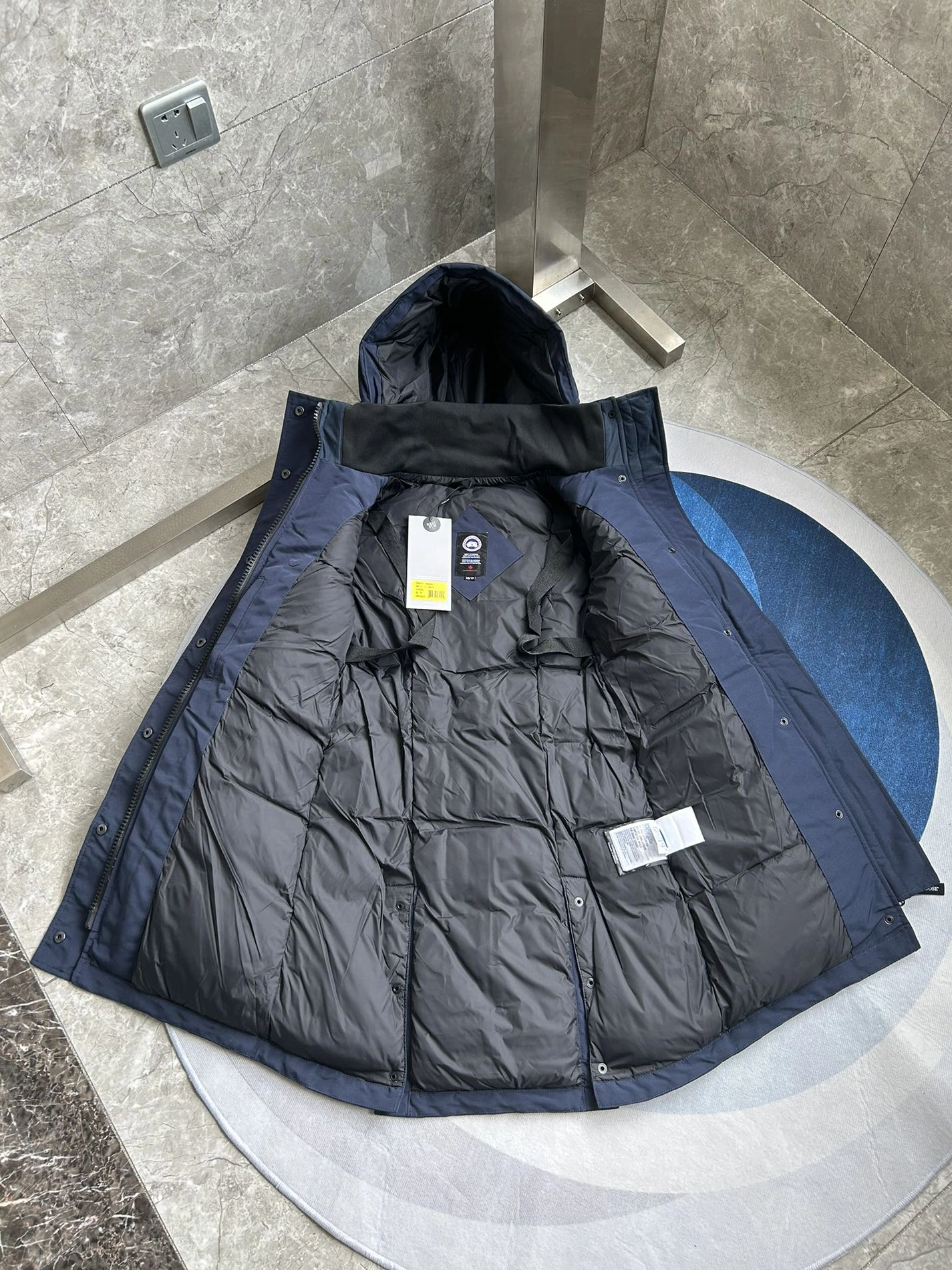 Soft 6880 Canada Goose Down Feather Coat Long Sleeved For Women