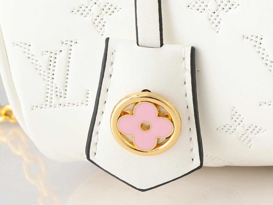 Soft 7066 Louis Vuitton AAA Quality Handbags For Women