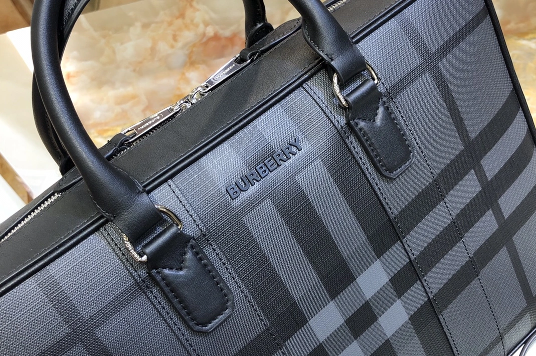 Soft 7153 Burberry AAA Man Handbags