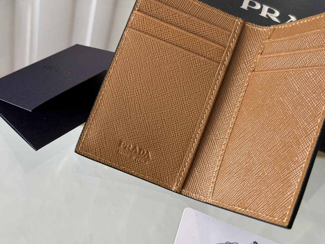 Soft 7215 Prada AAA Quality Card Case