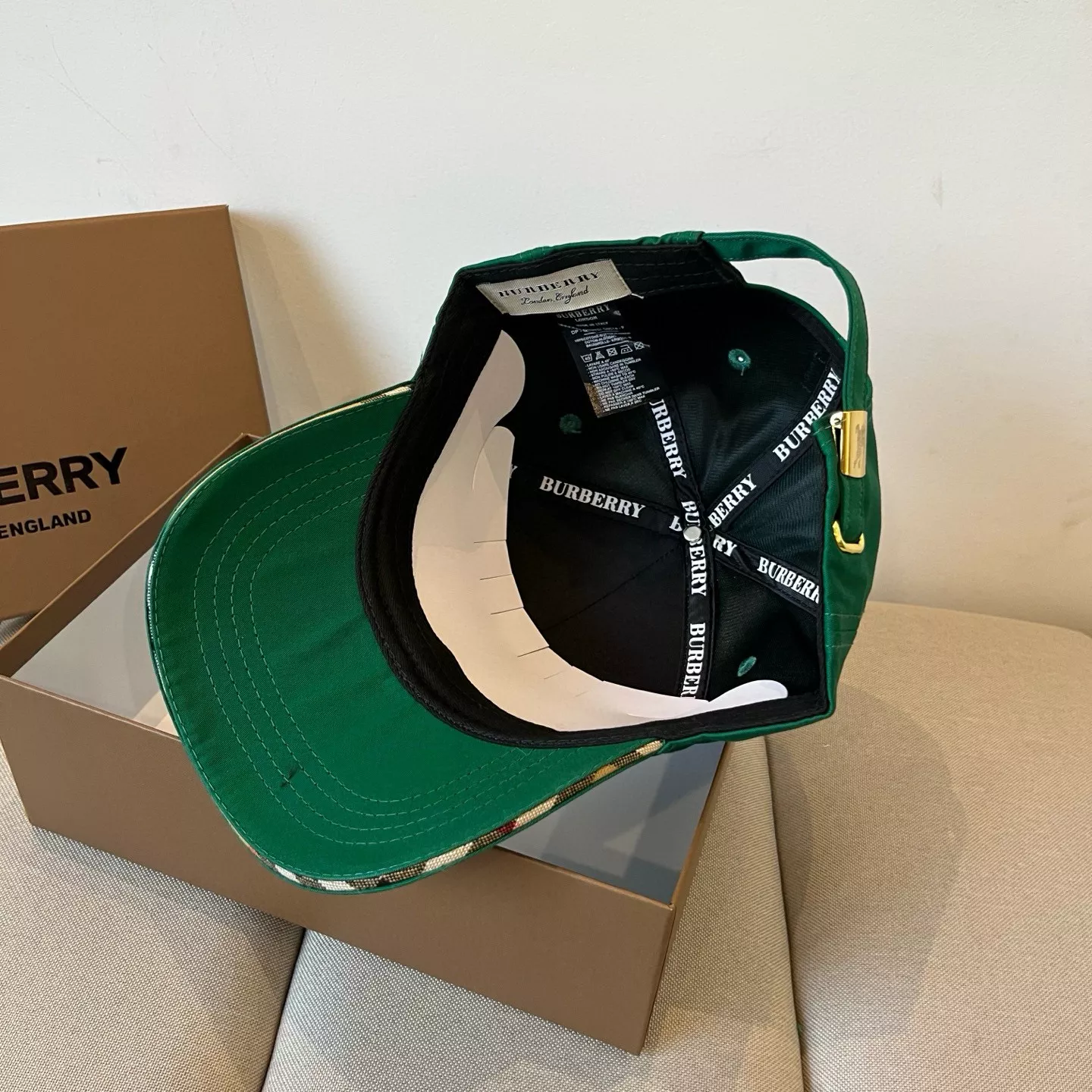 Soft 7271 Burberry Caps