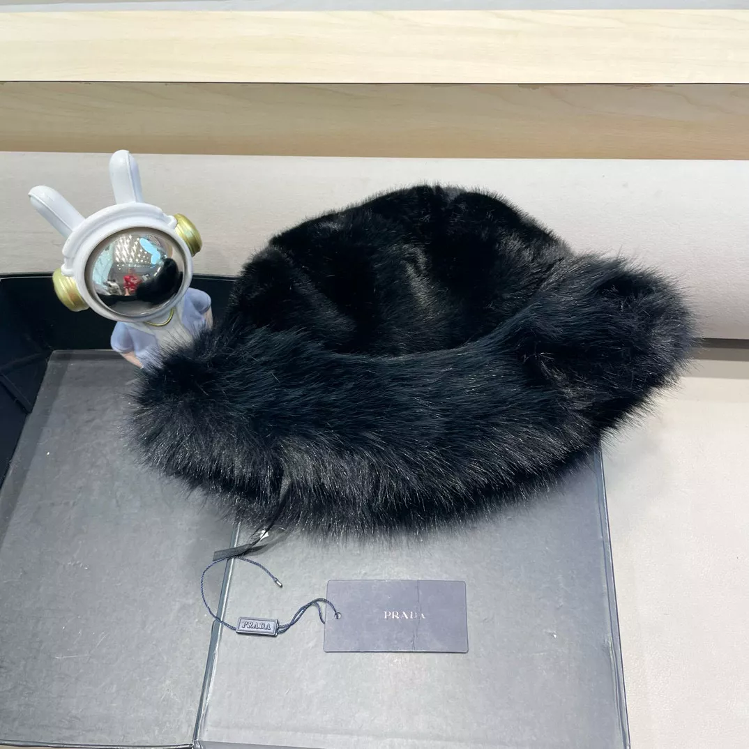 Soft 7485 Prada Caps