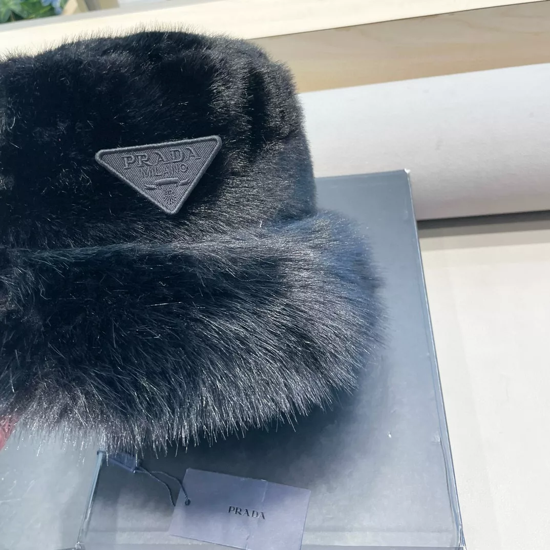 Soft 7485 Prada Caps
