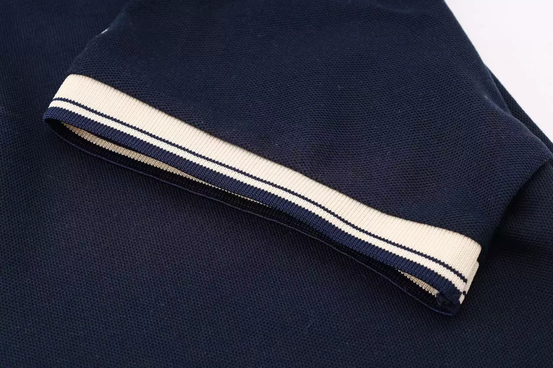 Soft 7685 Gucci T-Shirts Short Sleeved For Men