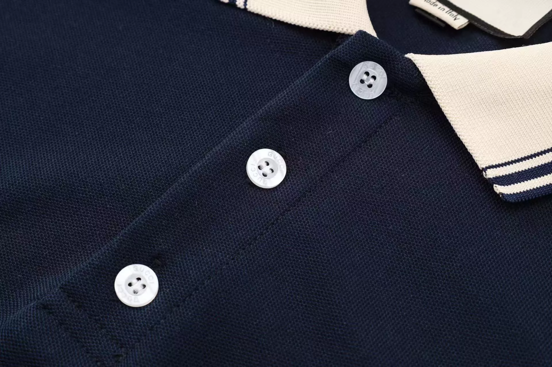 Soft 7685 Gucci T-Shirts Short Sleeved For Men