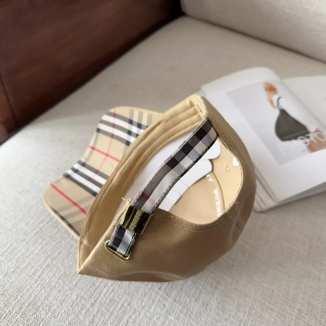 Soft 7817 Burberry Caps