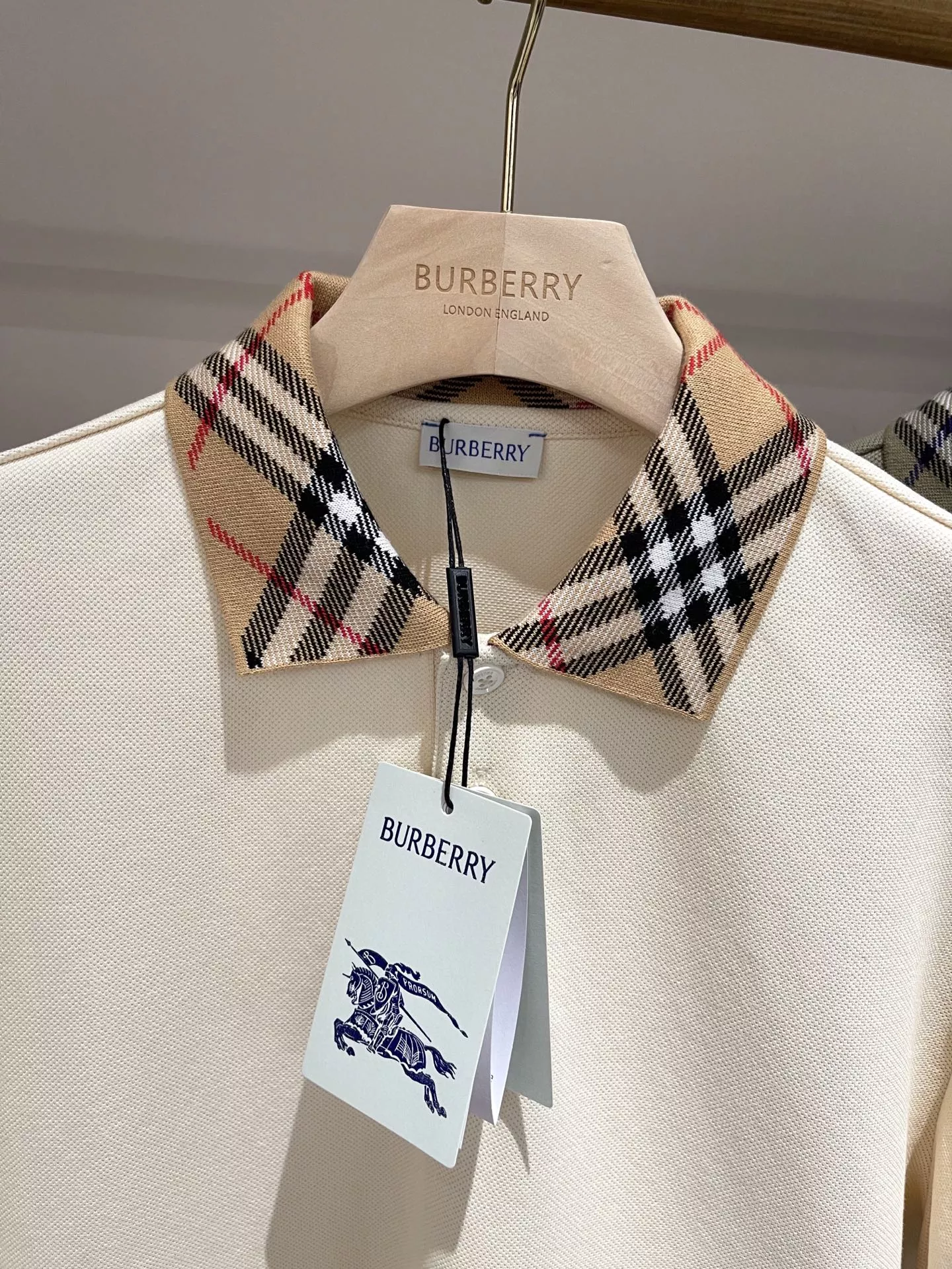 Soft 789 Burberry T-Shirts Short Sleeved For Unisex