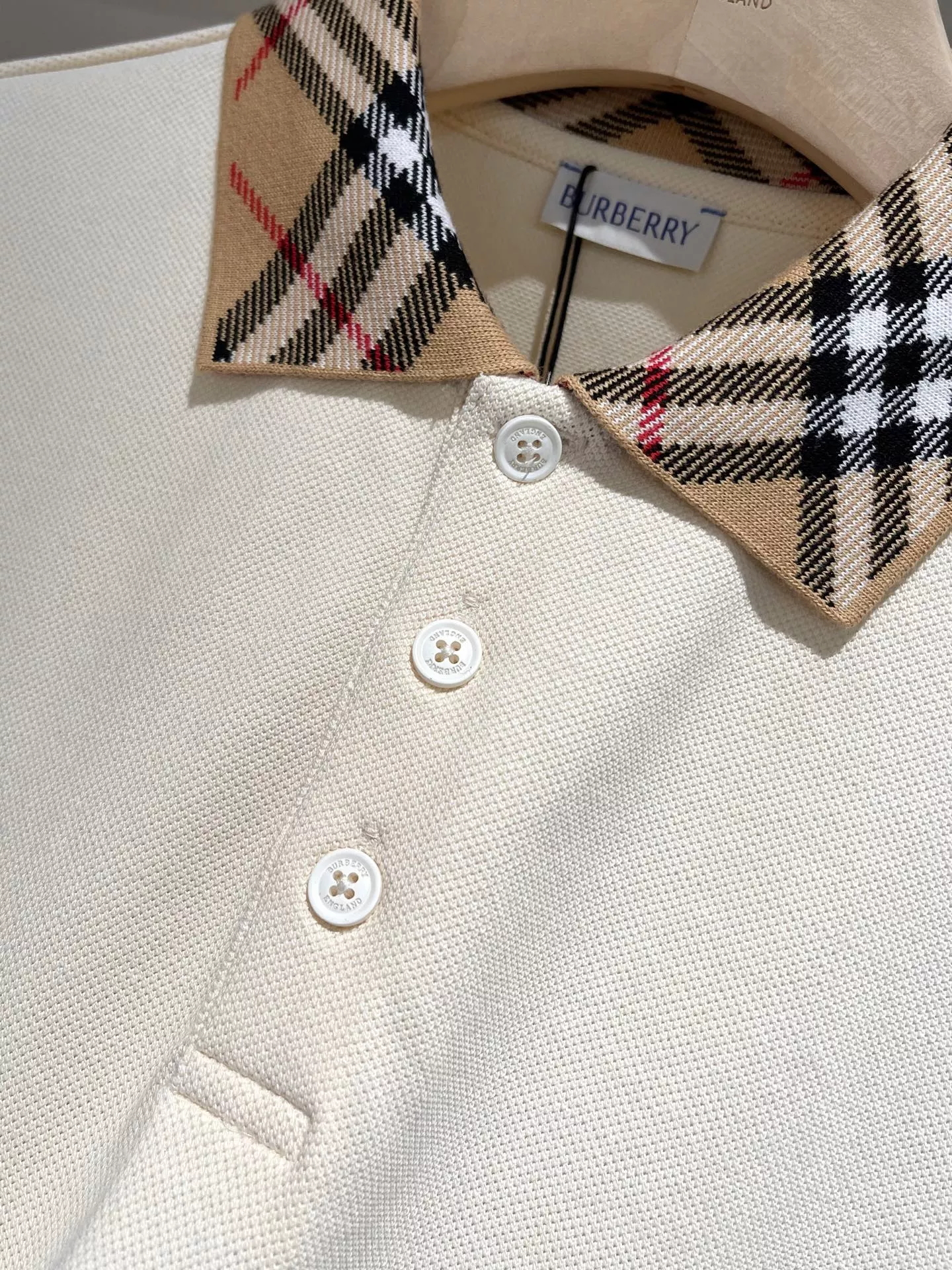 Soft 789 Burberry T-Shirts Short Sleeved For Unisex
