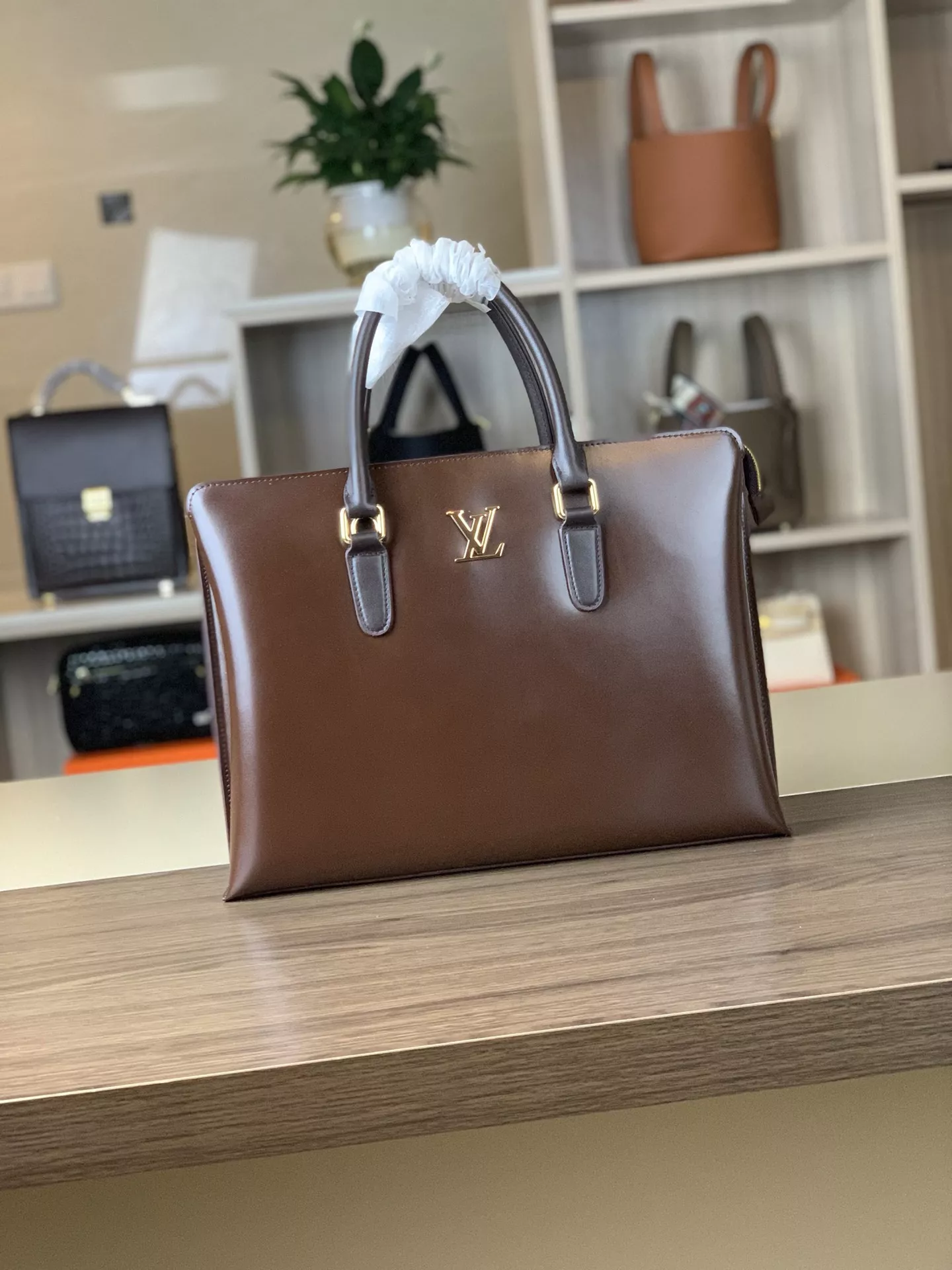 Soft 7964 Louis Vuitton AAA Man Handbags