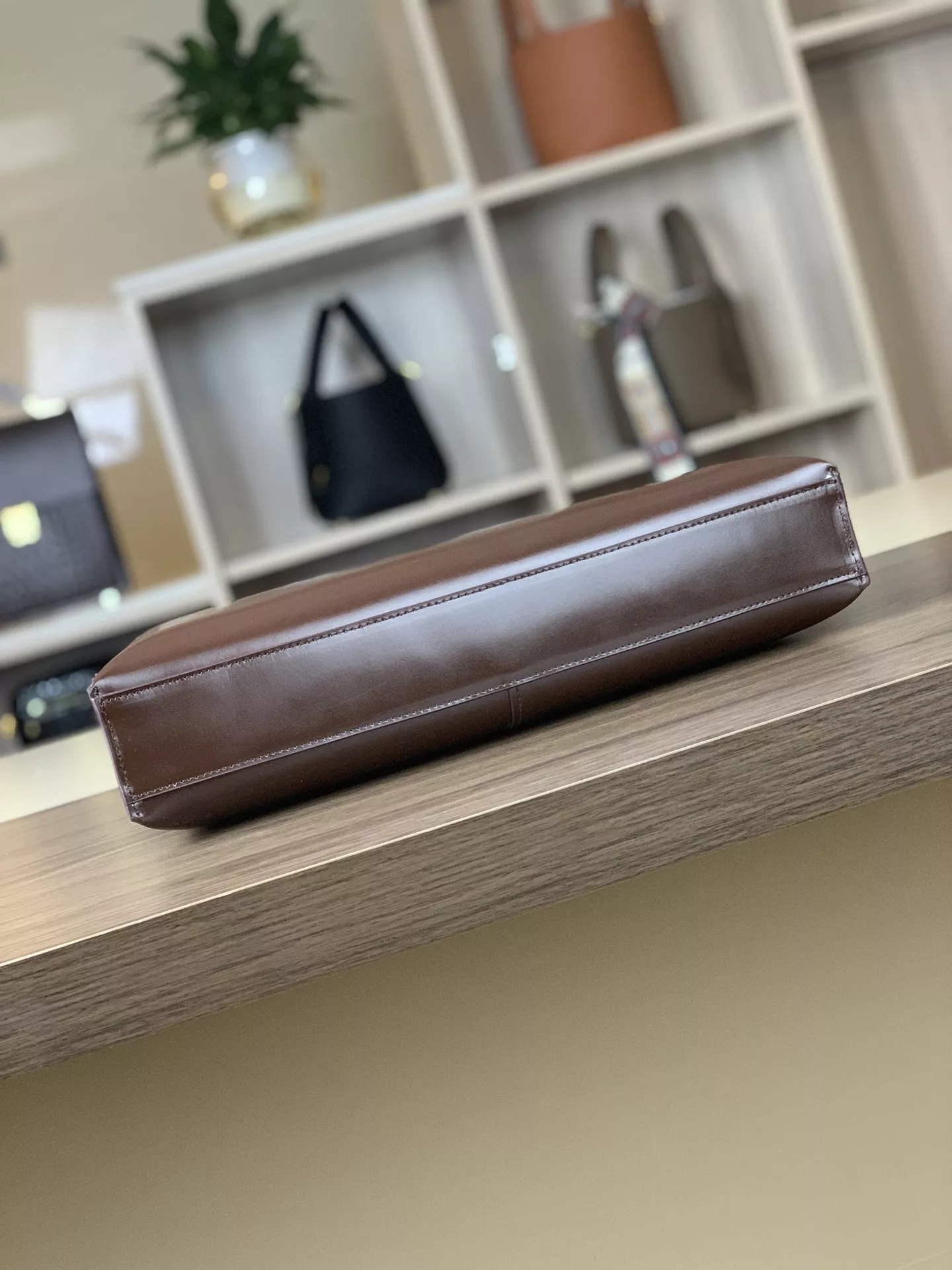 Soft 7964 Louis Vuitton AAA Man Handbags