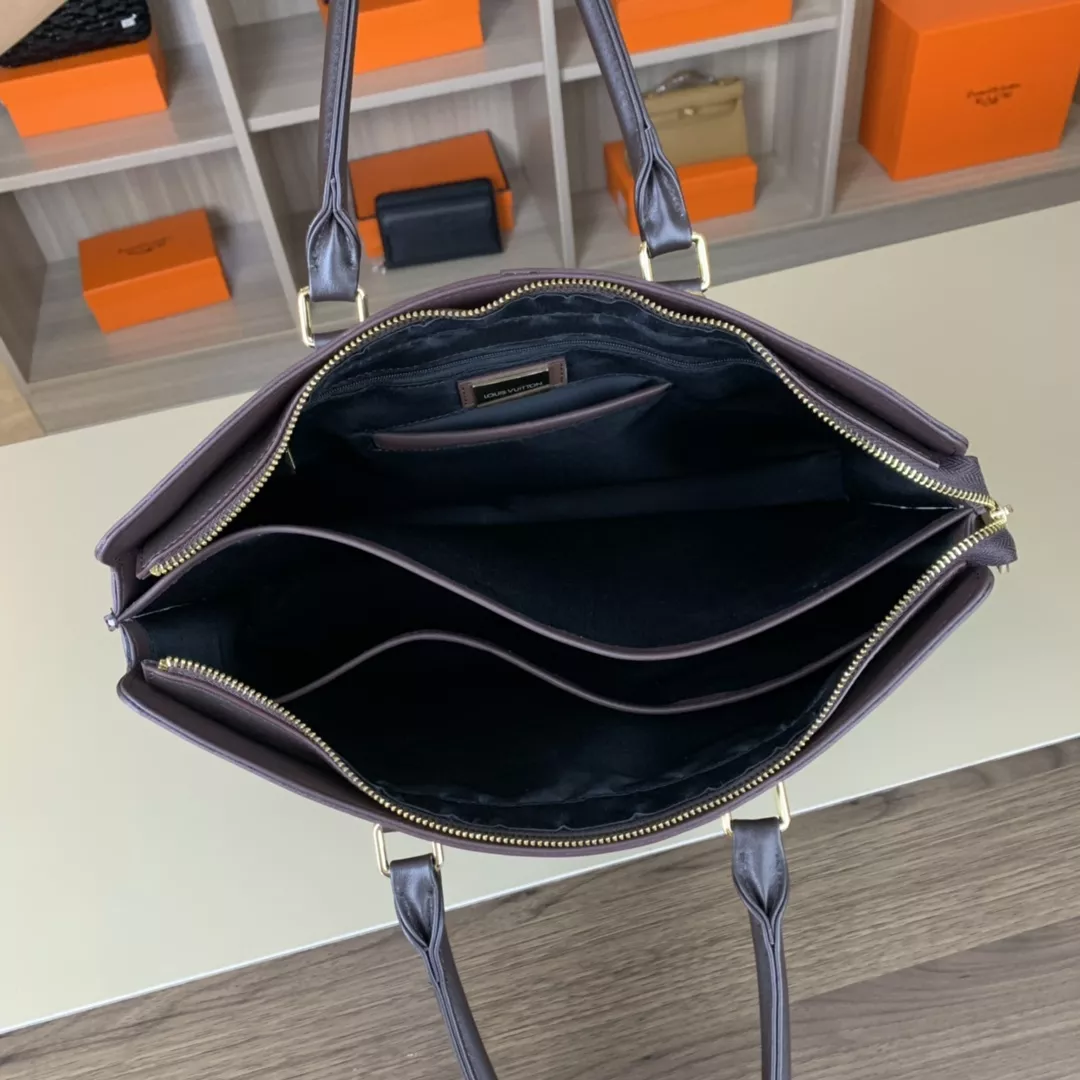 Soft 7964 Louis Vuitton AAA Man Handbags