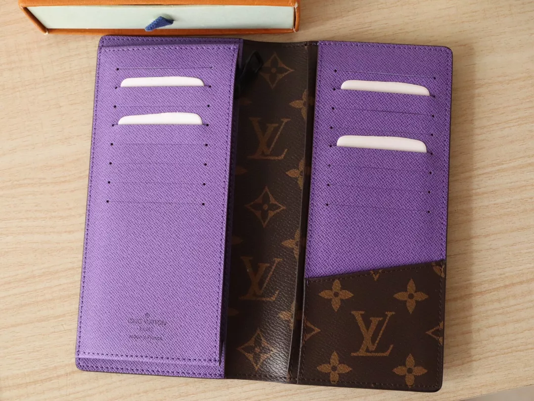 Soft 8302 Louis Vuitton AAA Quality Card Case