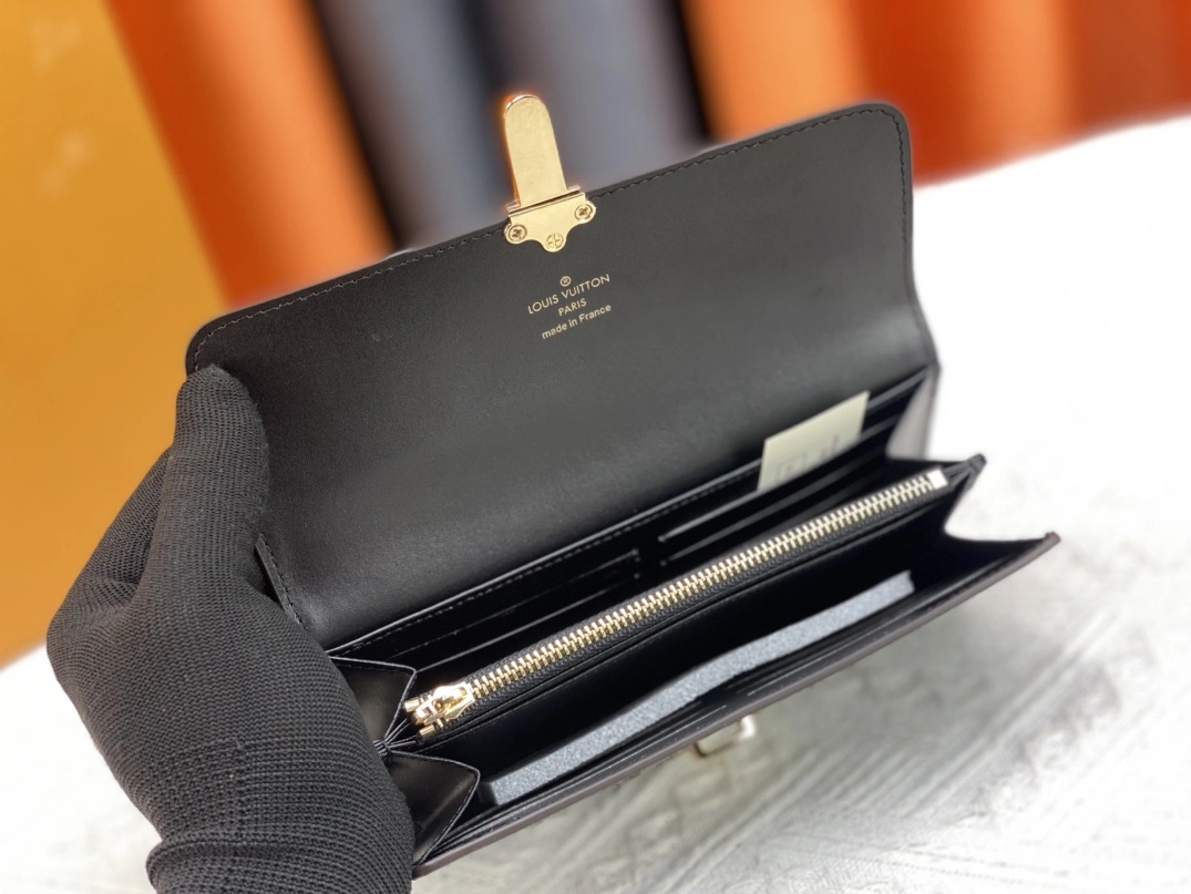 Soft 8336 Louis Vuitton AAA Quality Wallets For Women