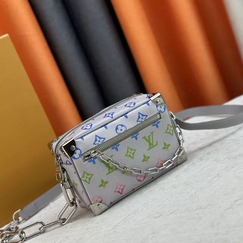 Soft 8427 Louis Vuitton AAA Quality Messenger Bags For Women