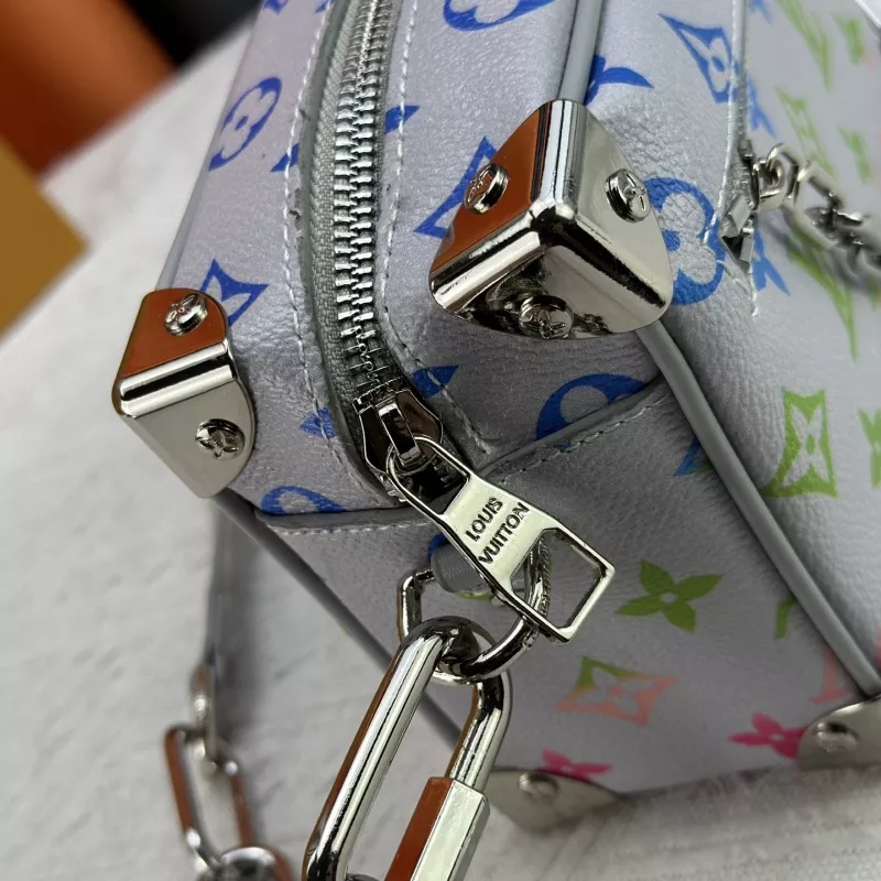 Soft 8427 Louis Vuitton AAA Quality Messenger Bags For Women
