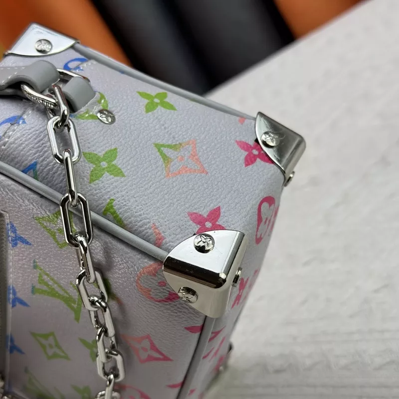 Soft 8427 Louis Vuitton AAA Quality Messenger Bags For Women