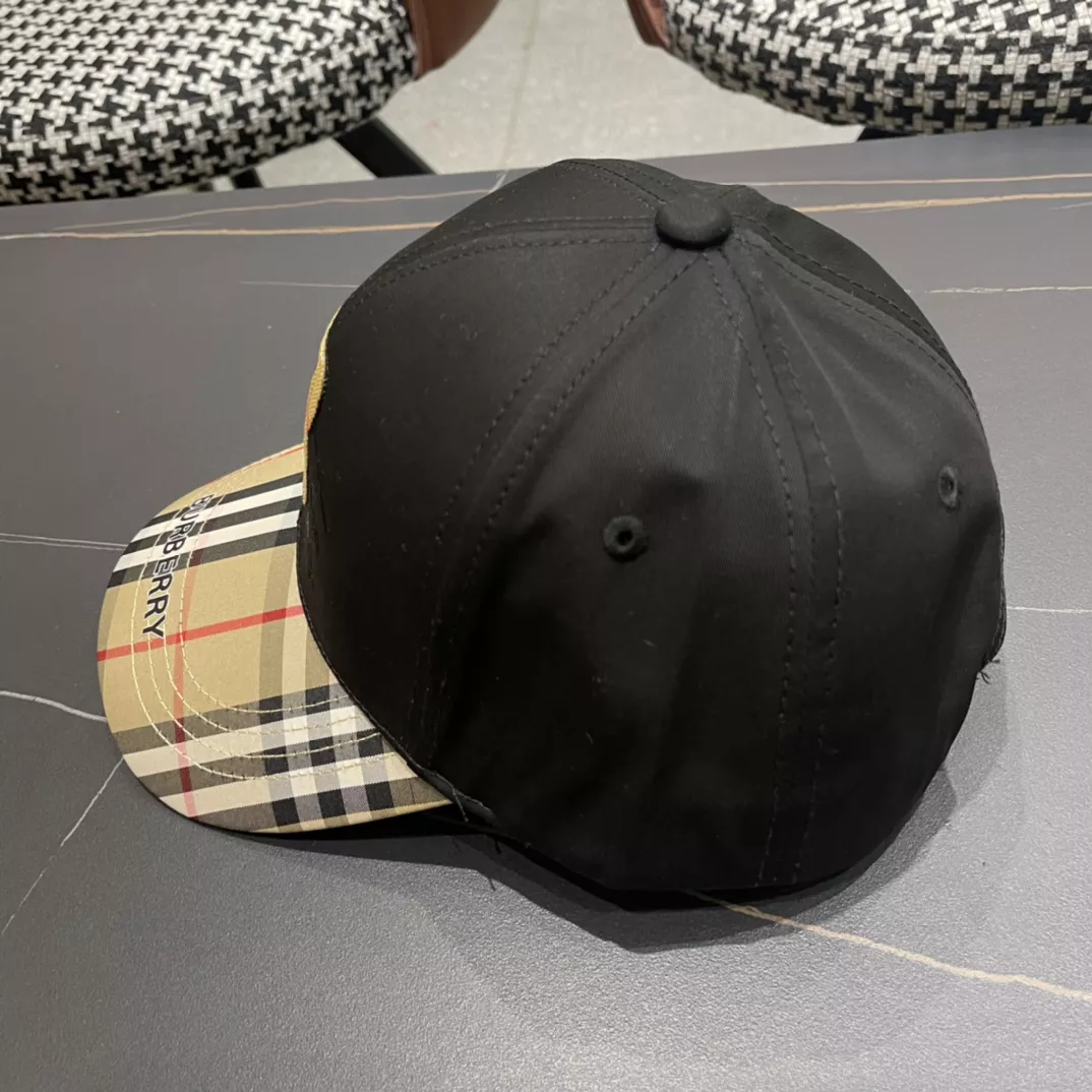 Soft 8435 Burberry Caps