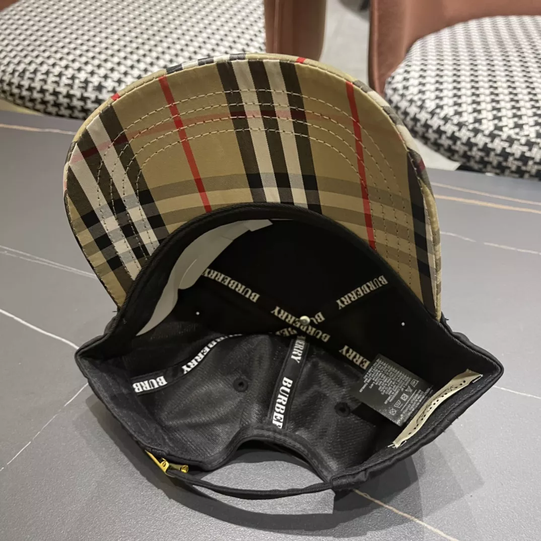 Soft 8435 Burberry Caps