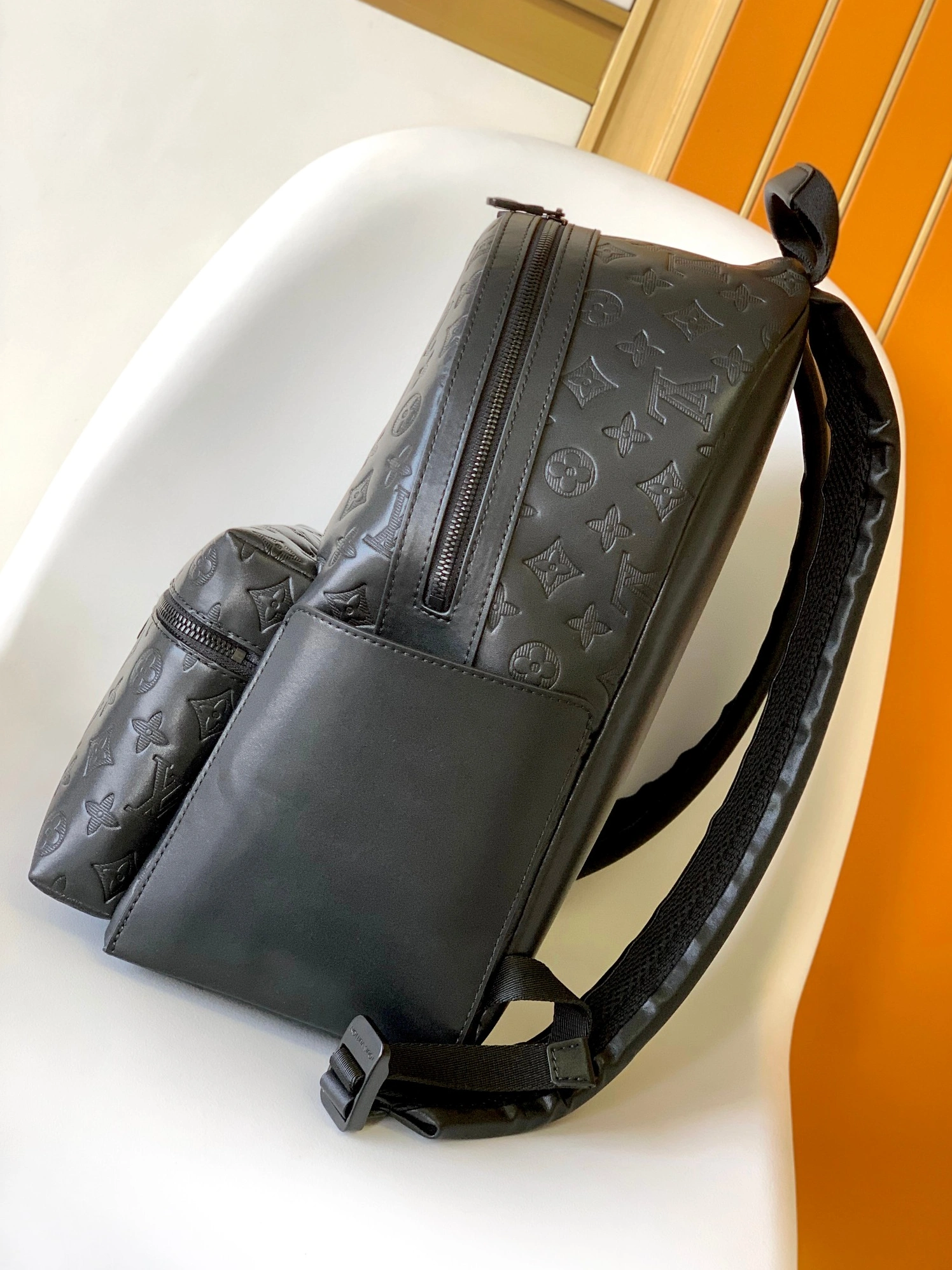 Soft 8601 Louis Vuitton LV AAA Man Backpacks