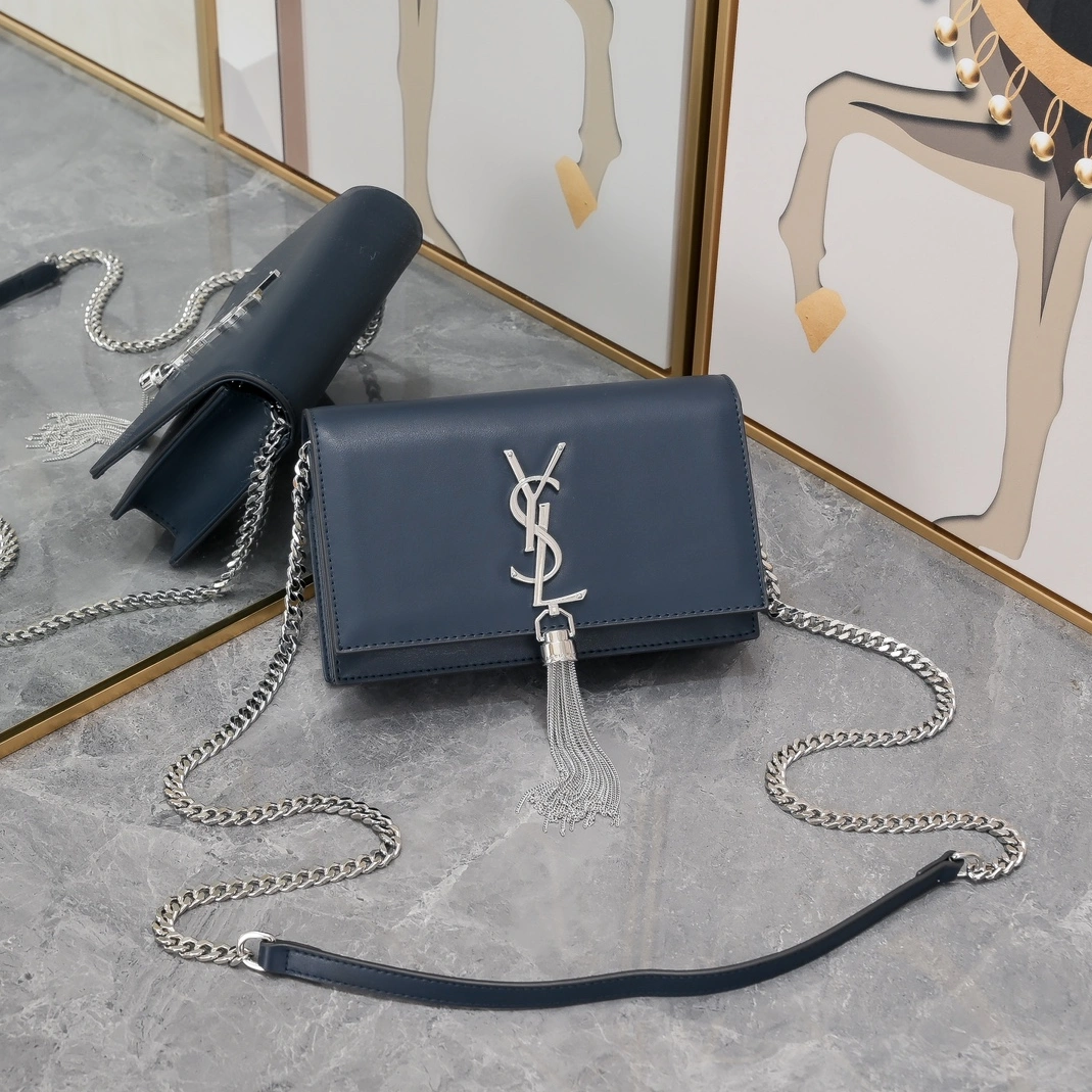 Soft 8679 Yves Saint Laurent YSL AAA Quality Messenger Bags For Women