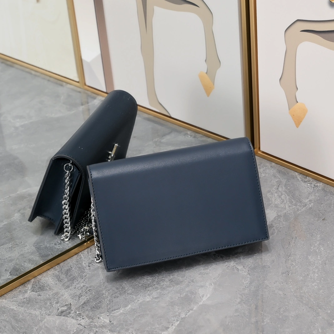 Soft 8679 Yves Saint Laurent YSL AAA Quality Messenger Bags For Women