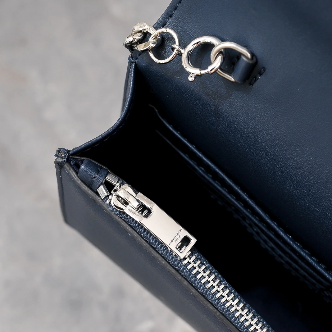 Soft 8679 Yves Saint Laurent YSL AAA Quality Messenger Bags For Women