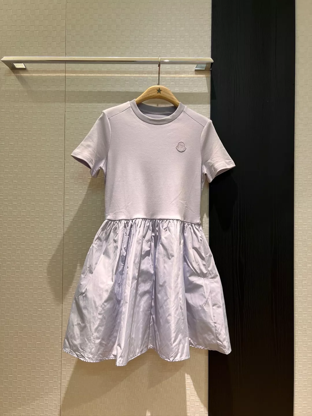 Soft 8750 Moncler Dresses Short Sleeved For Women