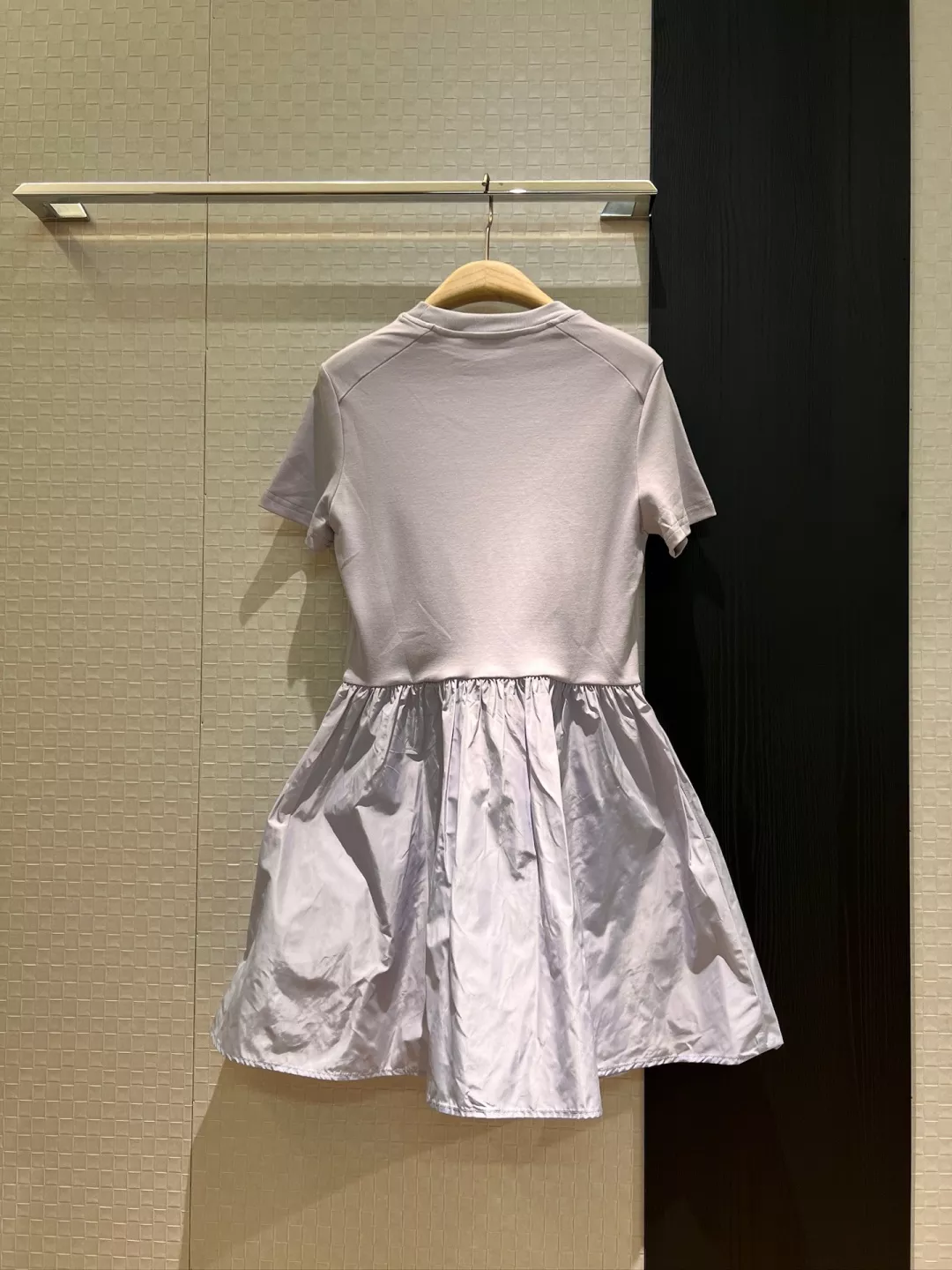 Soft 8750 Moncler Dresses Short Sleeved For Women