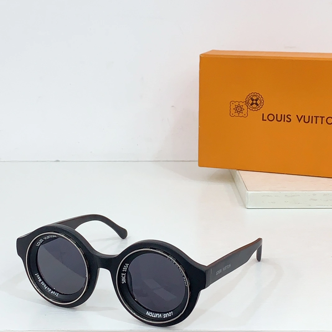 Soft 8818 Louis Vuitton AAA Quality Sunglasses