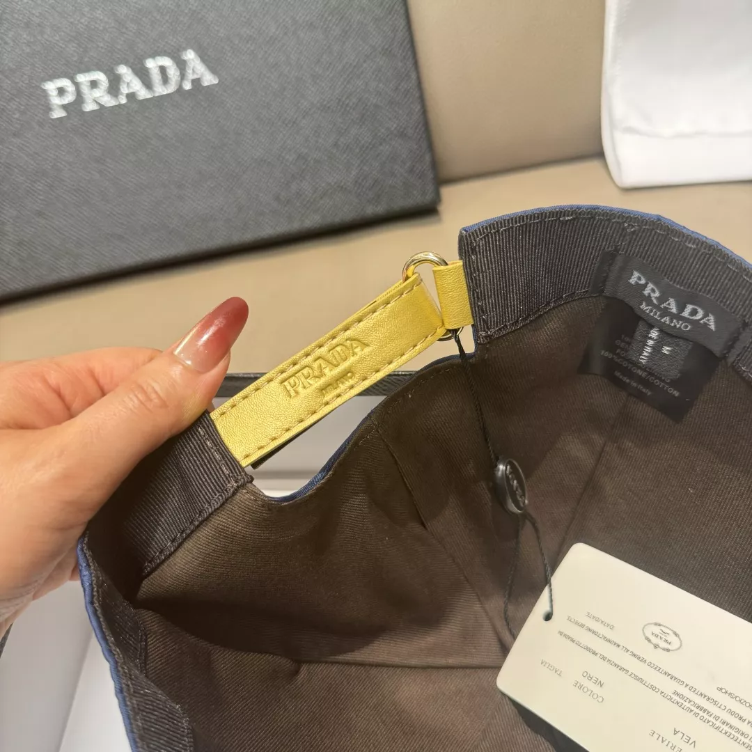 Soft 8886 Prada Caps