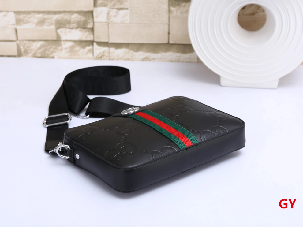 Soft 9070 Gucci Messenger Bags For Men